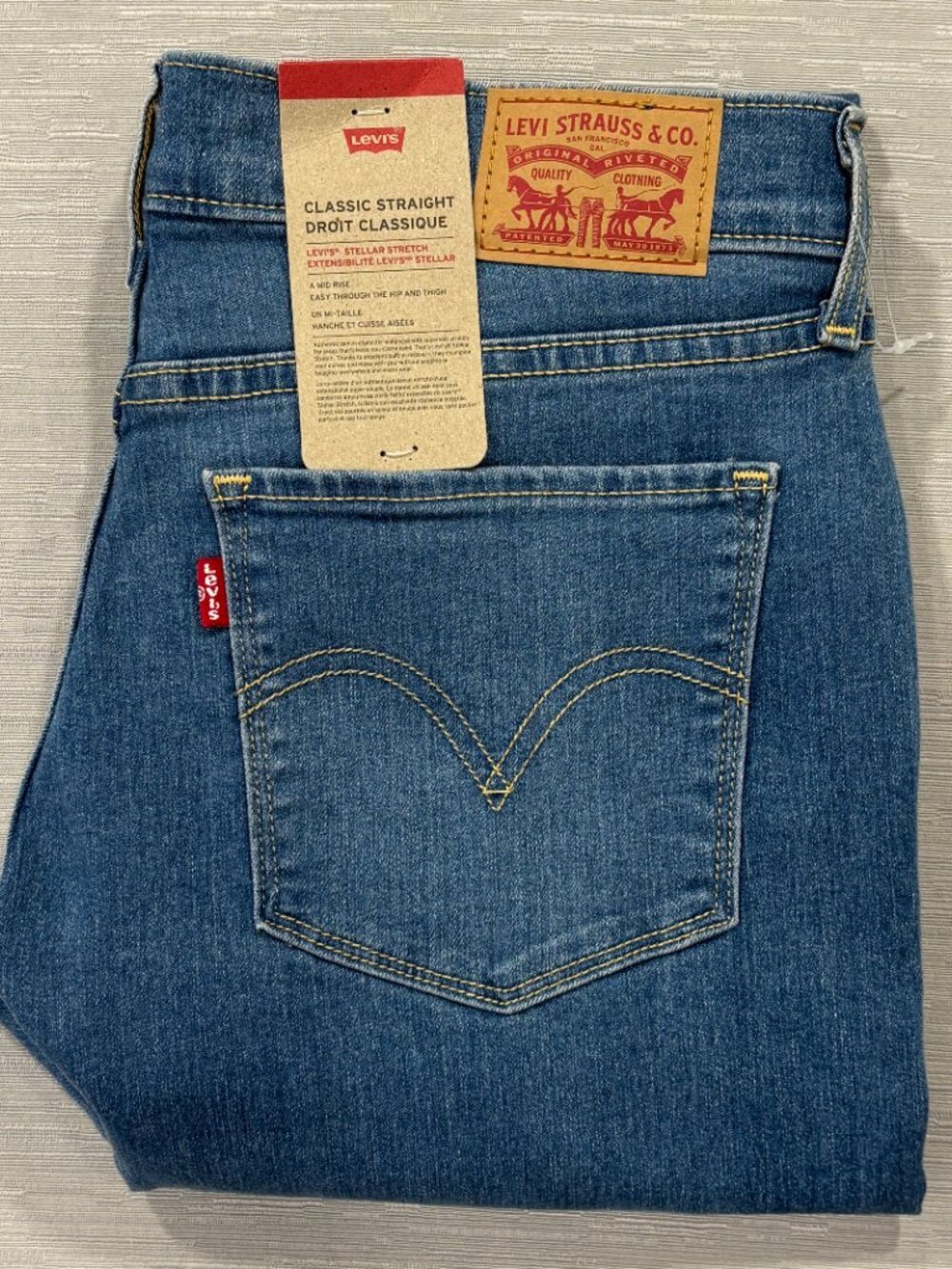 Levis Classic Straight Jeans Womens 10 30x32 Mid Rise Medium Wash Stretch Denim